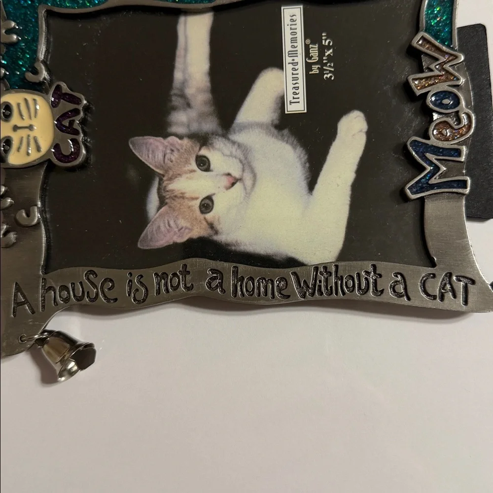 Vintage Treasure Memories GANZ Cat Frame with Silver and Teal Sparkling Accents